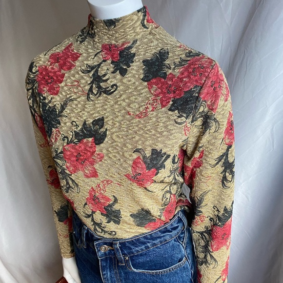 Floral printed turtle neck top - Picture 2 of 10